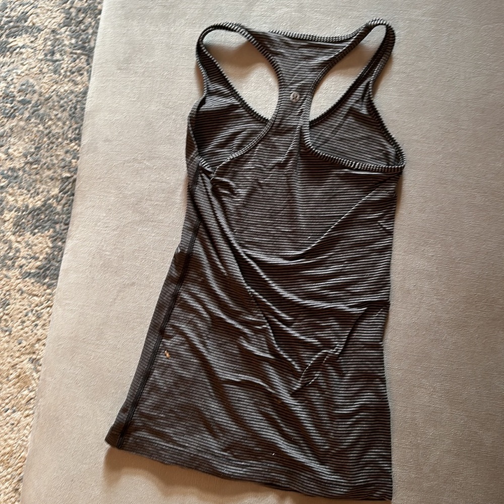 Lulu Lemon Razerback Tank - Picture 2 of 2